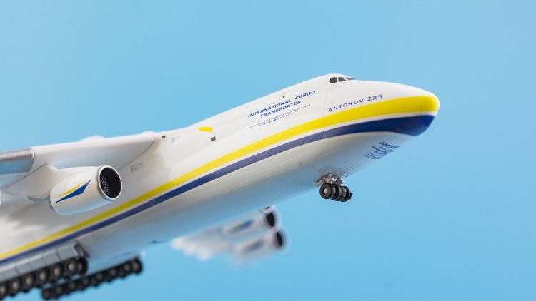 562287-an-225-mriya-ur-82060-10