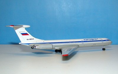 984076