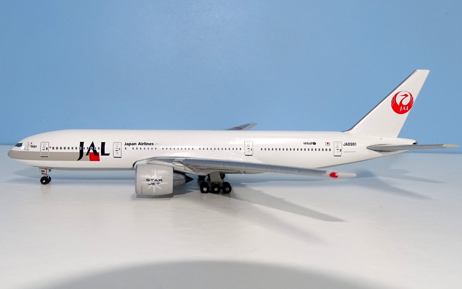 JAL_B772_03