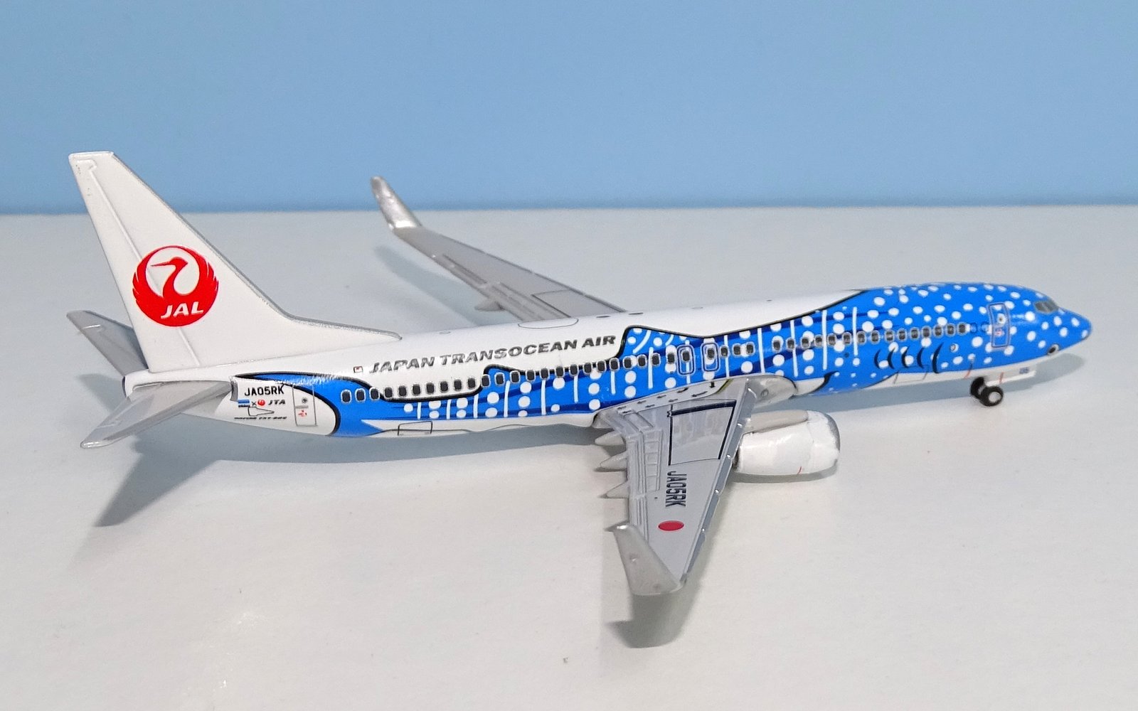 JTA_B738_08