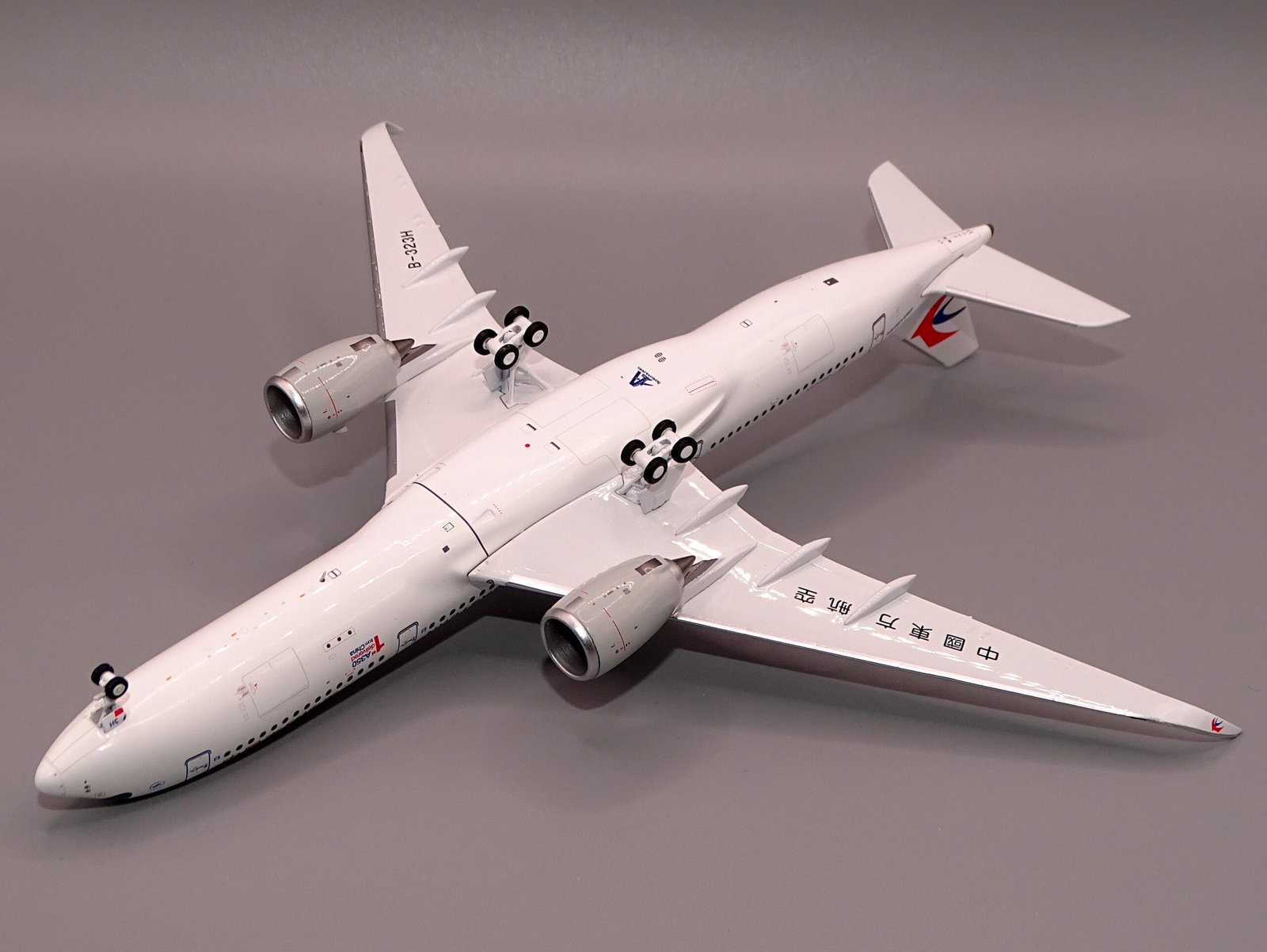 MU_A350_B-323H_21