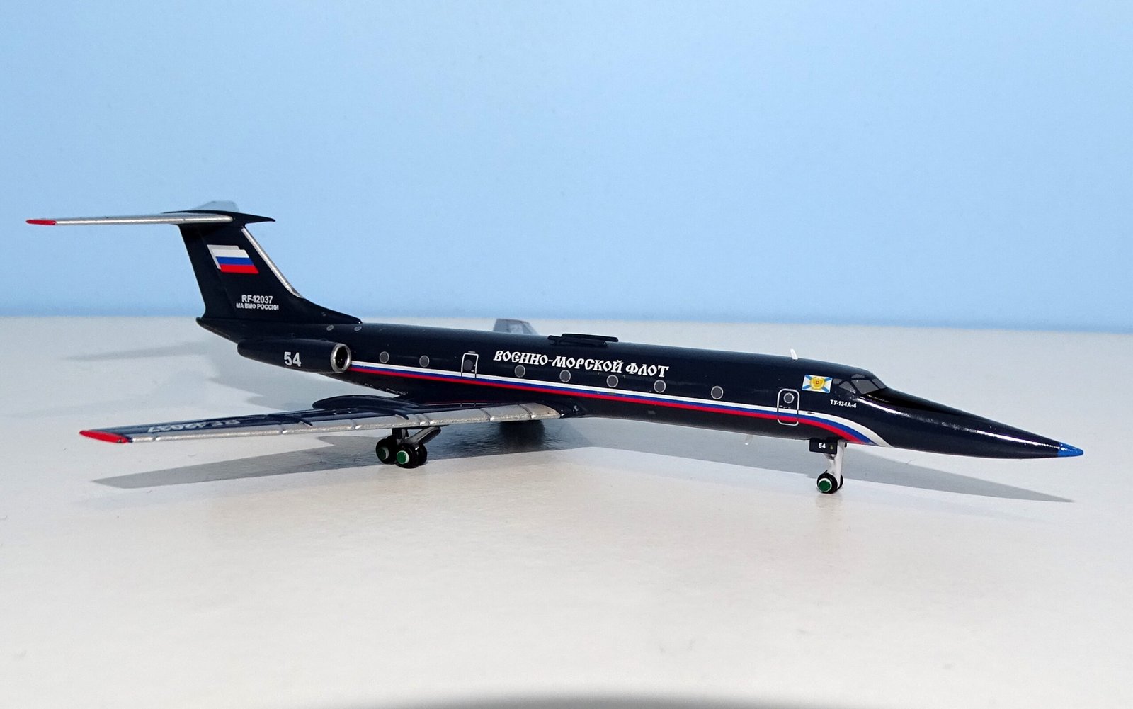 ゆー Russian Navy | Tupolev Tu-134UBL | RF-12037 | Panda Models