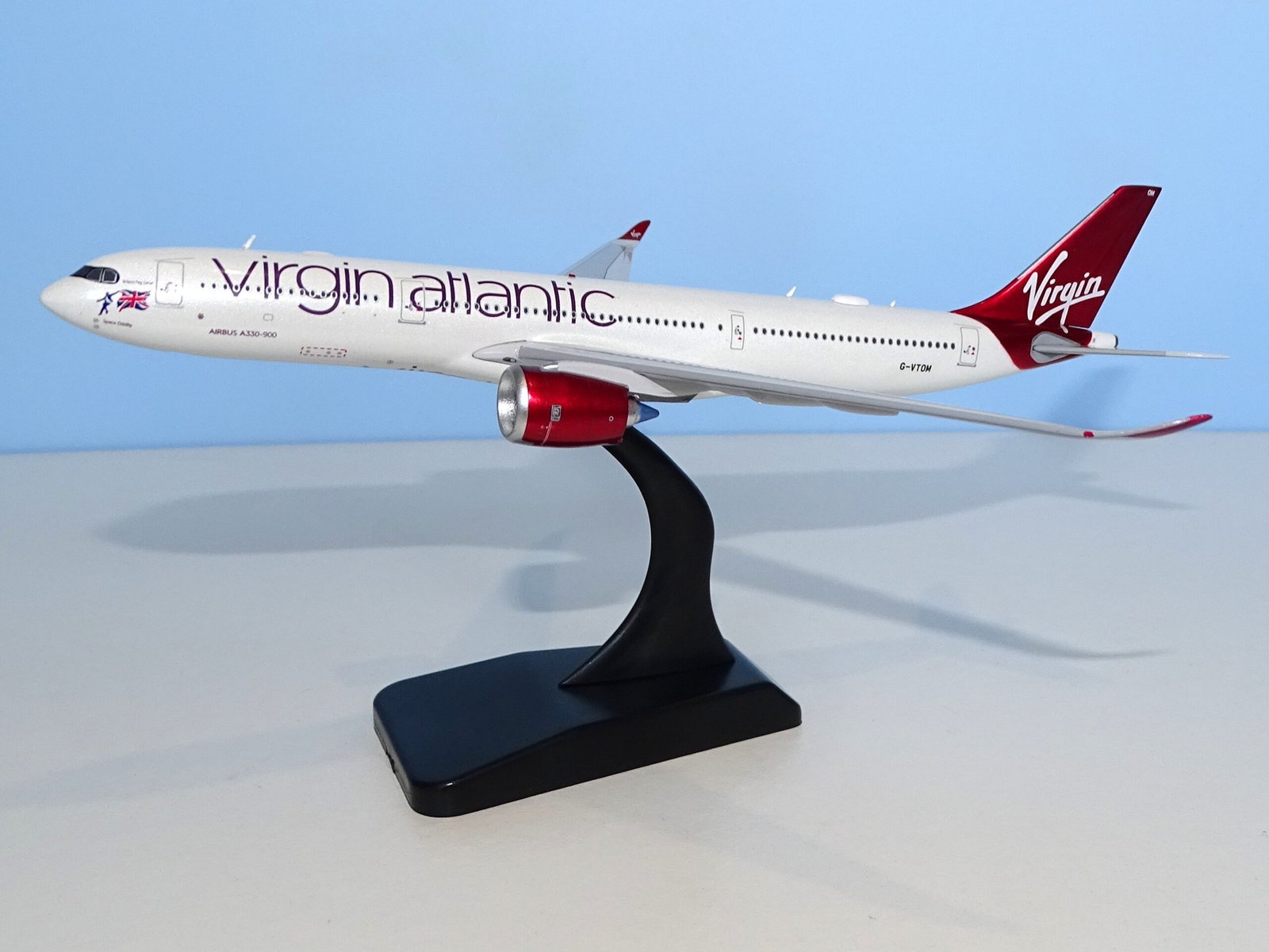 virgin Atlantic A330 2023年クリスマス限定 台紙封筒付き Virgin Atlantic | Airbus A330-941 | G-VTOM | Aviation400