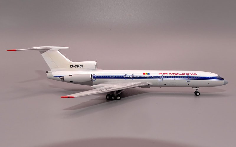 airmoldovaia-tu154-85405-09