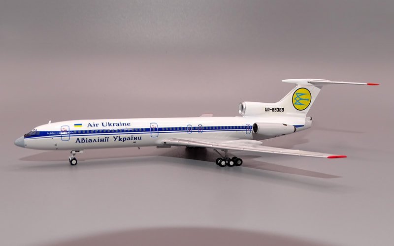 airukraine-tu154-85368-01