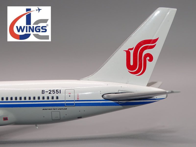 b762-tail-jc-01