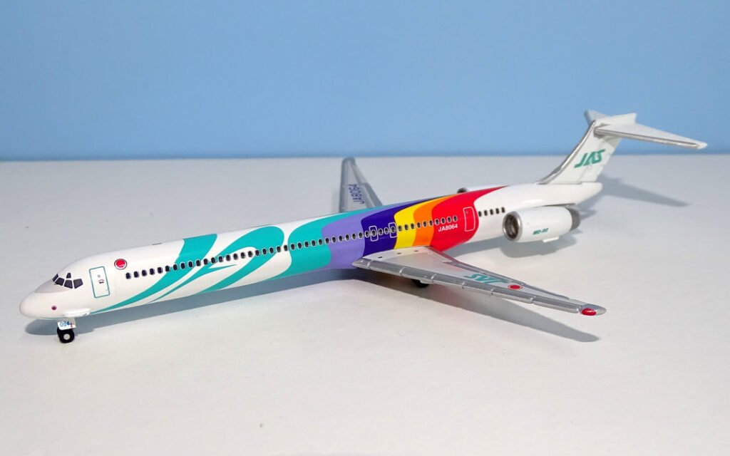 McDonnell Douglas MD-90 in 1:400 Scale - YESTERDAY'S AIRLINES