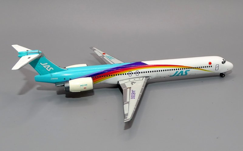 JASMD-87 1:400スケールモデル McDonnell Douglas MD-90 in 1:400 Scale - YESTERDAY'S AIRLINES