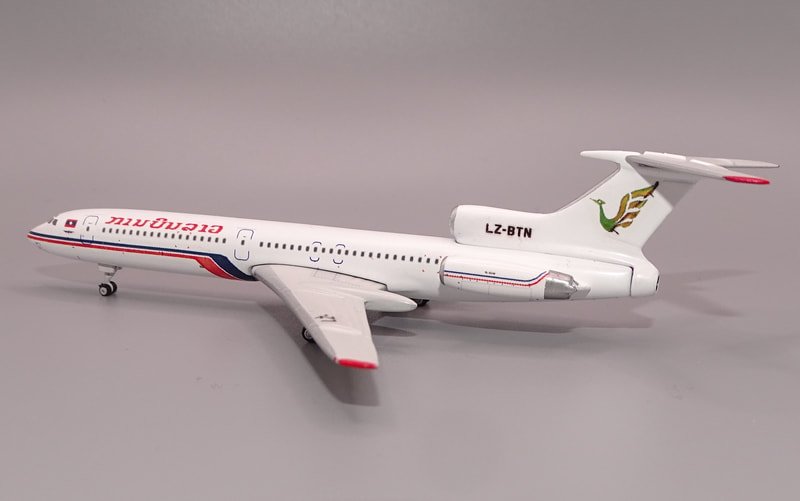 lao-tu154m-05