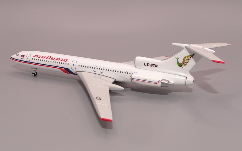 lao-tu154m-06