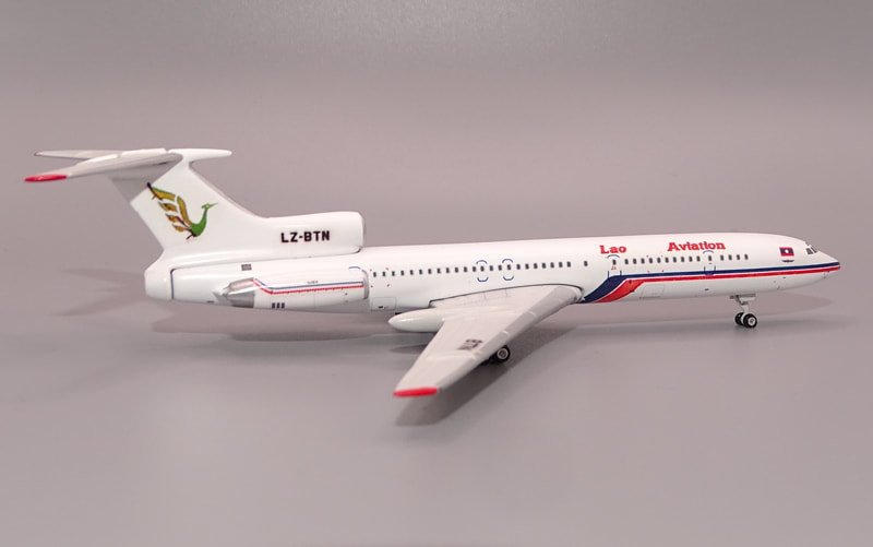lao-tu154m-07