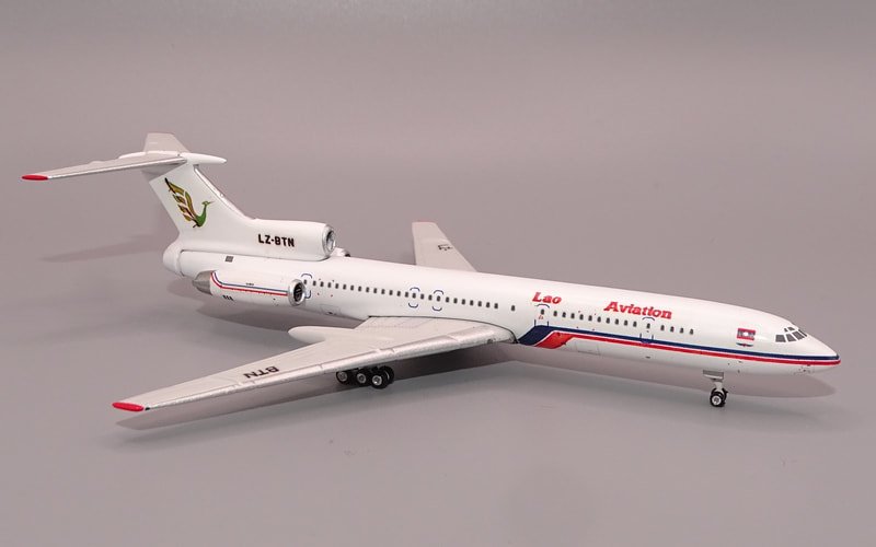 lao-tu154m-12
