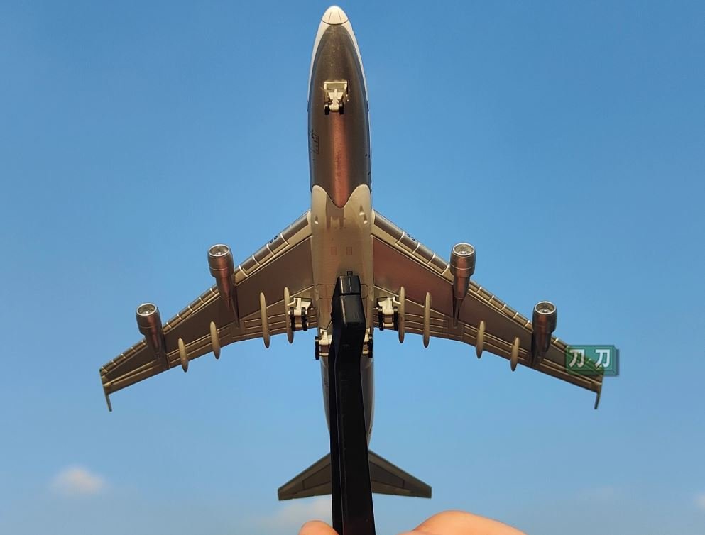n4704u-04_orig