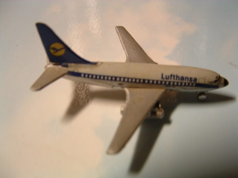 schuco-737