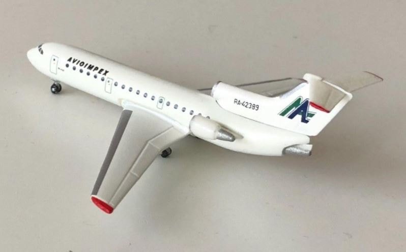 seagull-yak-42-back