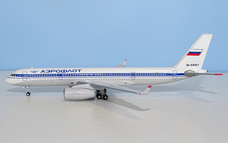 su-tu204-30