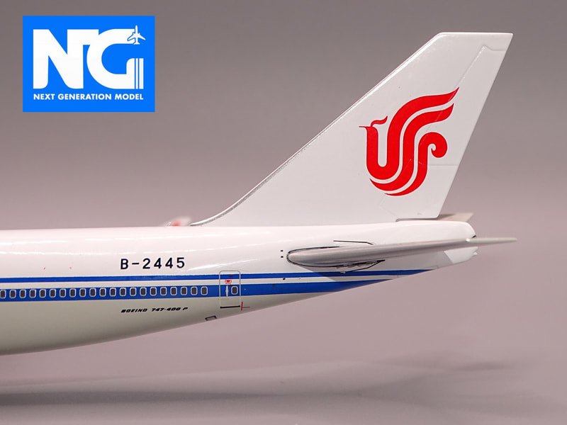 tail-b744-ng