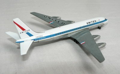 ua-dc8-04