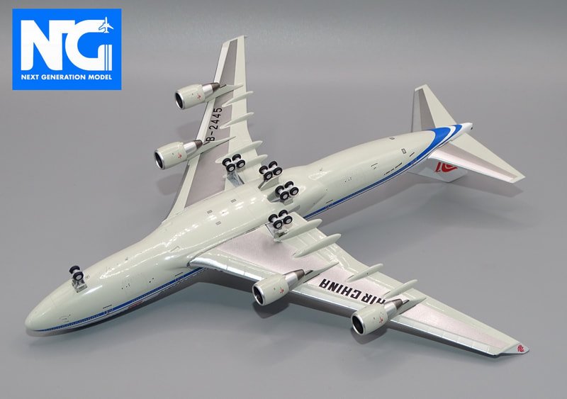 under-b744-ng