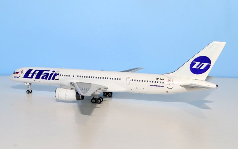 utair-b757-05