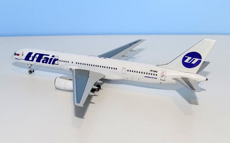 utair-b757-06