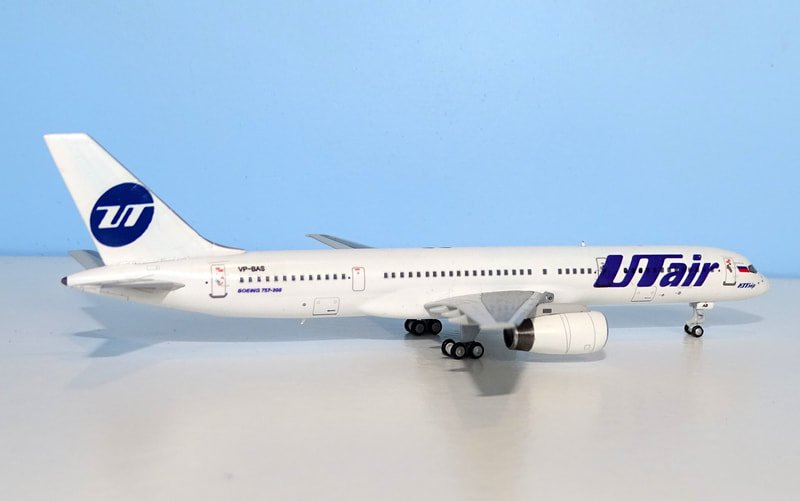 utair-b757-07