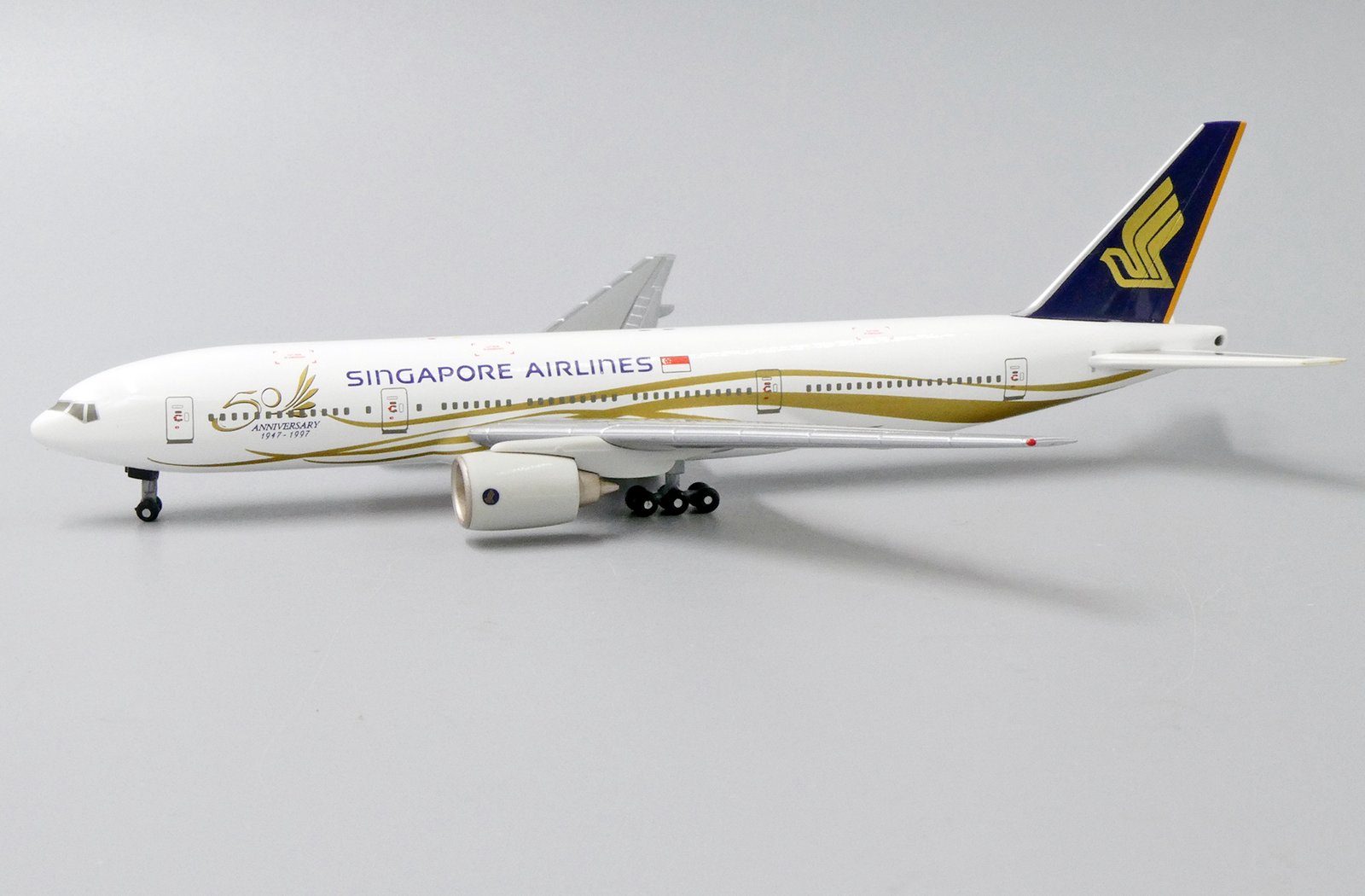 Singapore Airlines Boeing 777-200 560061 Herpa Wings 1:400 Scale