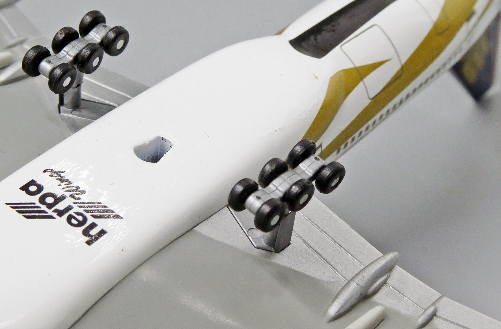 Singapore Airlines Boeing 777-200 560061 Herpa Wings 1:400 Scale