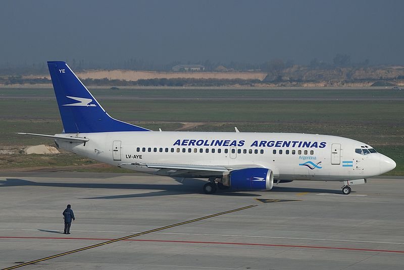 800px-aerol-neas-argentinas-boeing-737-500-lv-aye-scl-01-07-2008-520au-flickr-aero-icarus_orig