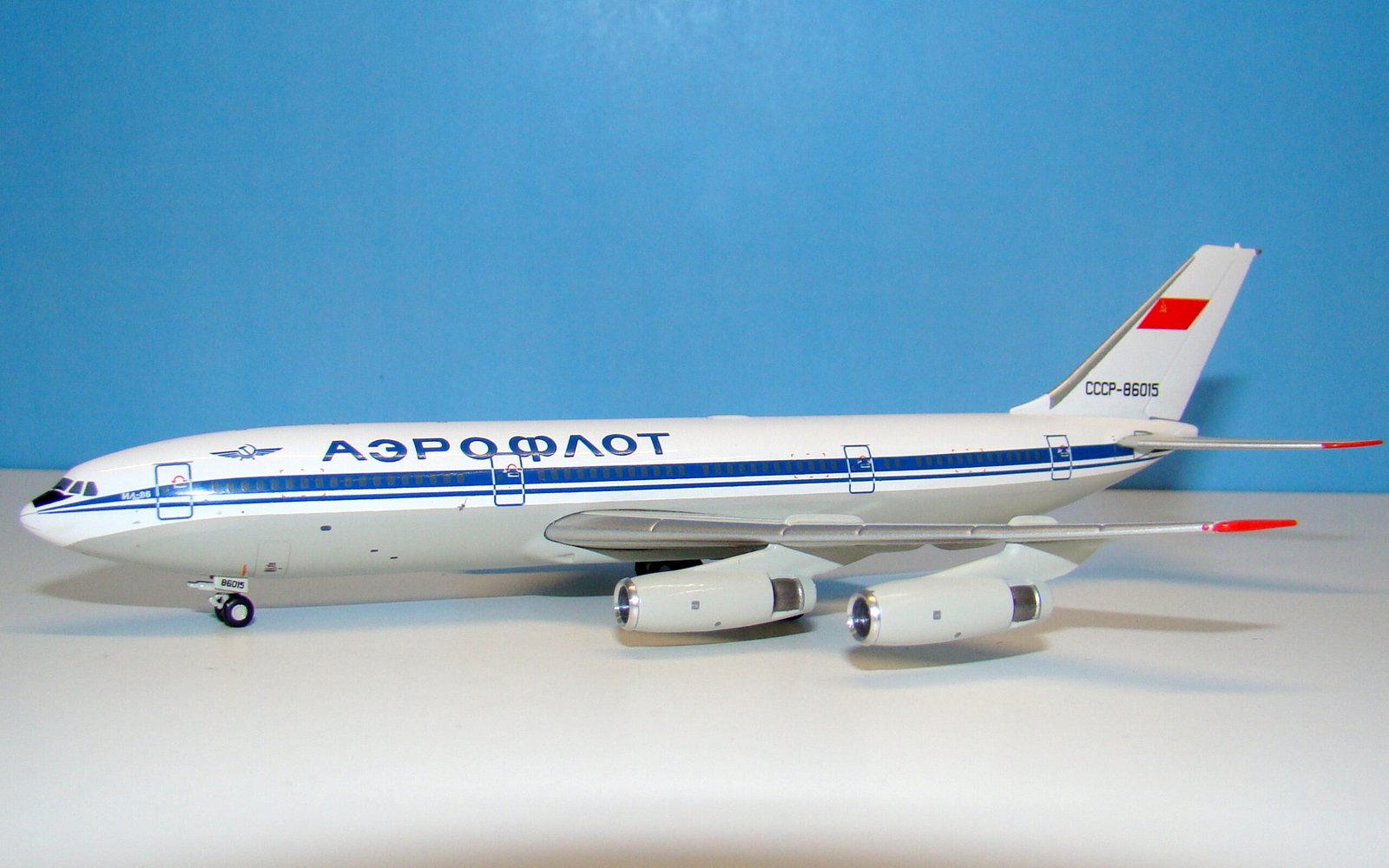 Aeroflot Ilyushin Il-86 CCCP-86015 by Gemini Jets