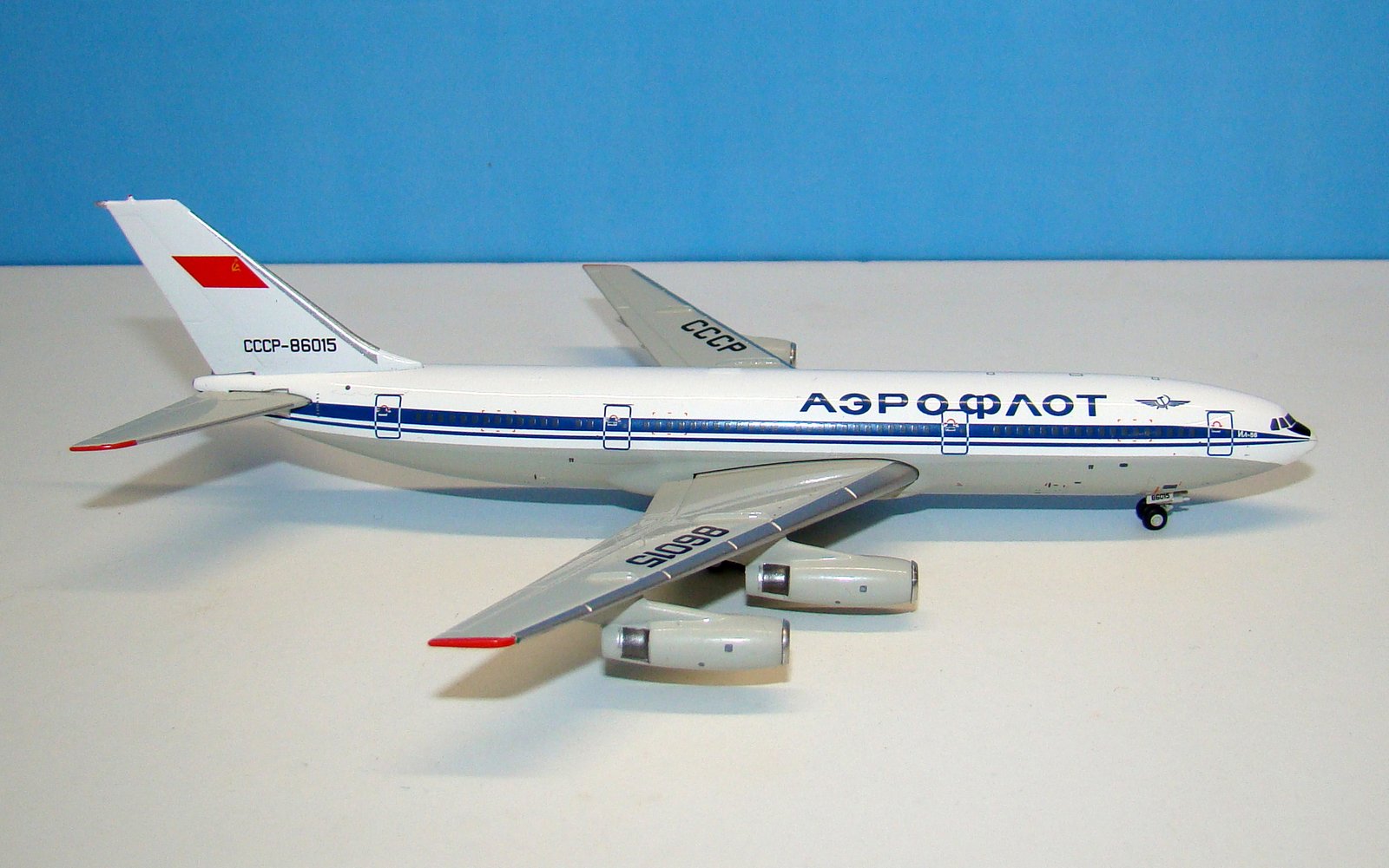 Aeroflot Ilyushin Il-86 CCCP-86015 by Gemini Jets