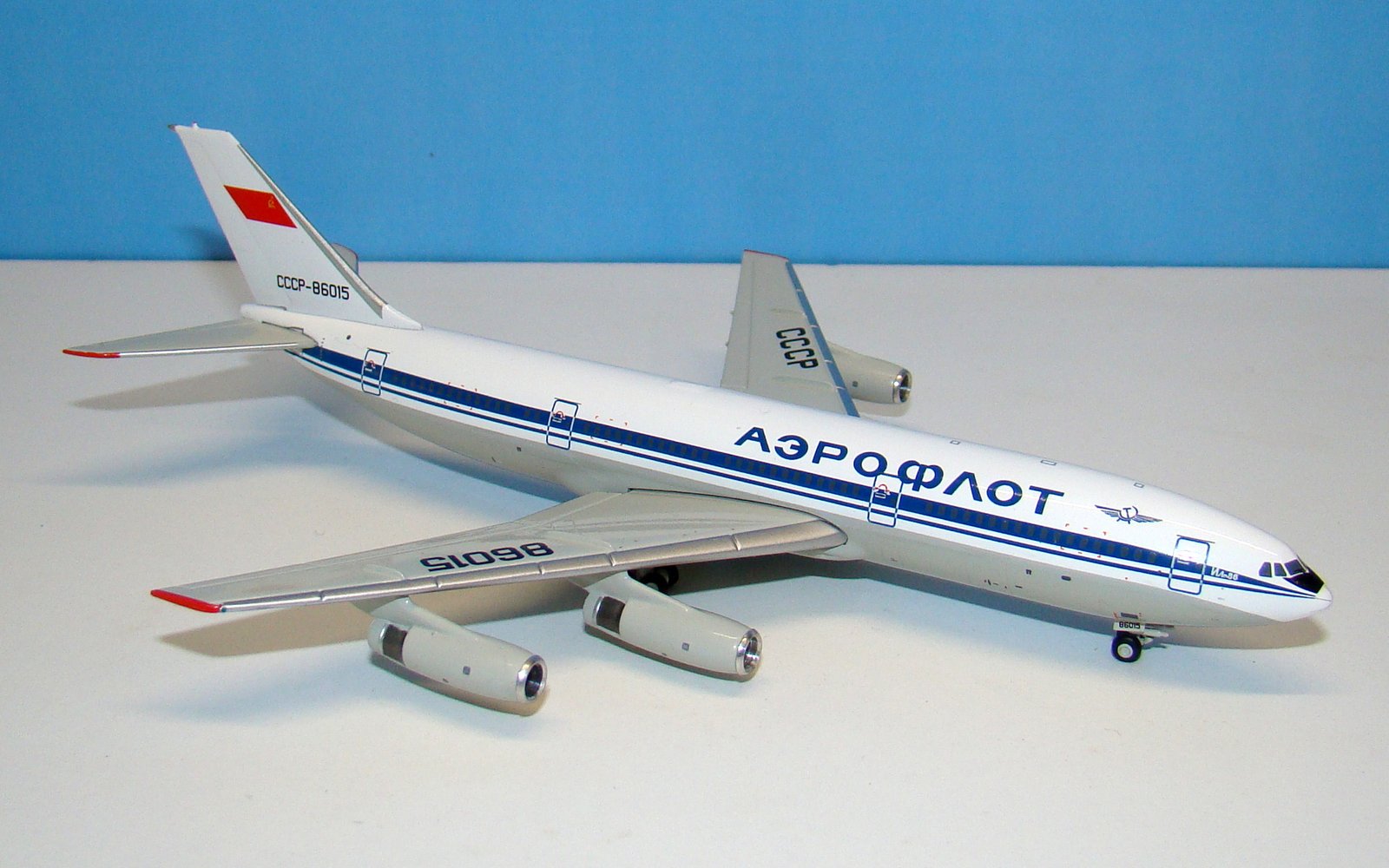 Aeroflot Ilyushin Il-86 CCCP-86015 by Gemini Jets