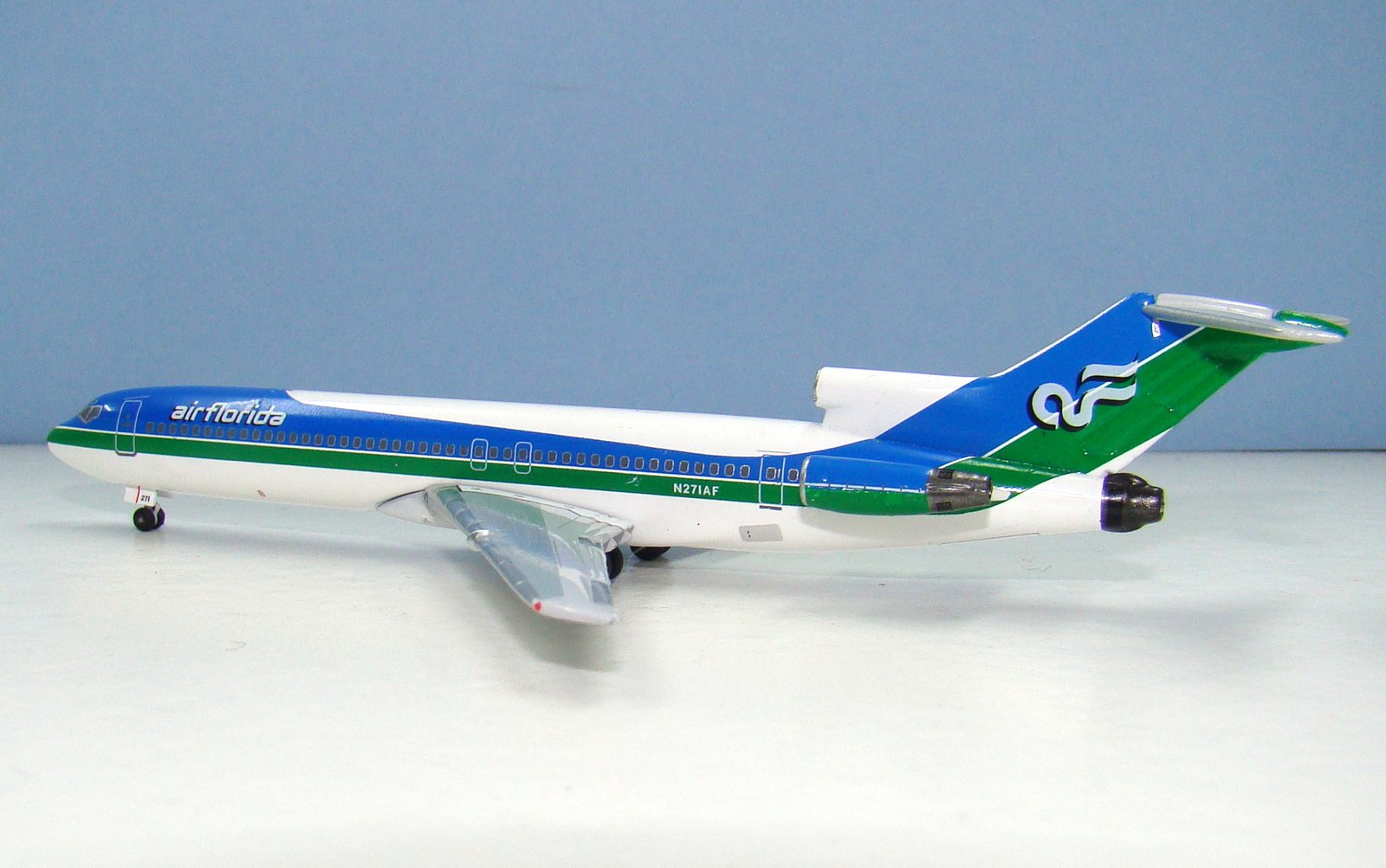 Air Florida Boeing 727-227Adv N271AF Aeroclassics 1:400 Scale Model Airliner