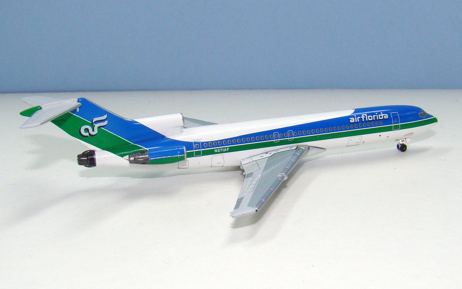 Air Florida Boeing 727-227Adv N271AF Aeroclassics 1:400 Scale Model Airliner