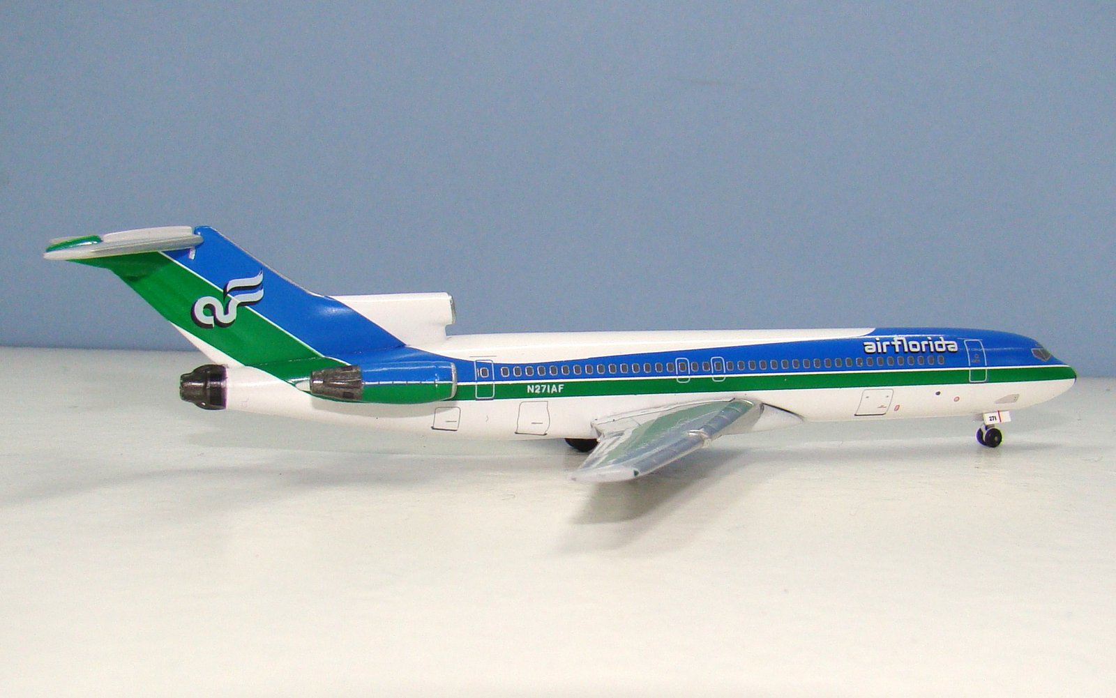 Air Florida Boeing 727-227Adv N271AF Aeroclassics 1:400 Scale Model Airliner