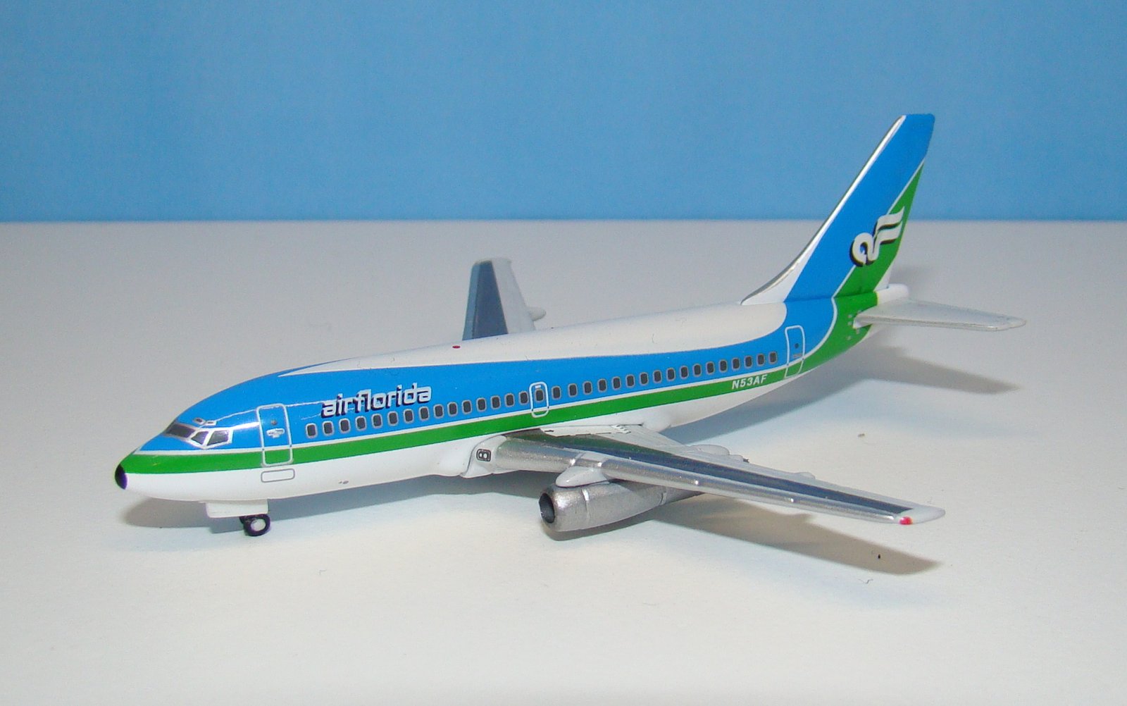 Air Florida Boeing 737-2T4 Adv N53AF Gemini Jets 1:400 Scale Model