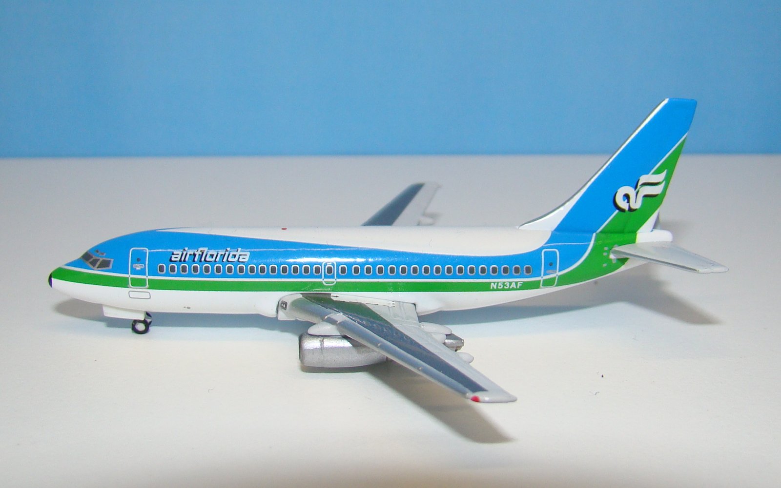 Air Florida Boeing 737-2T4 Adv N53AF Gemini Jets 1:400 Scale Model
