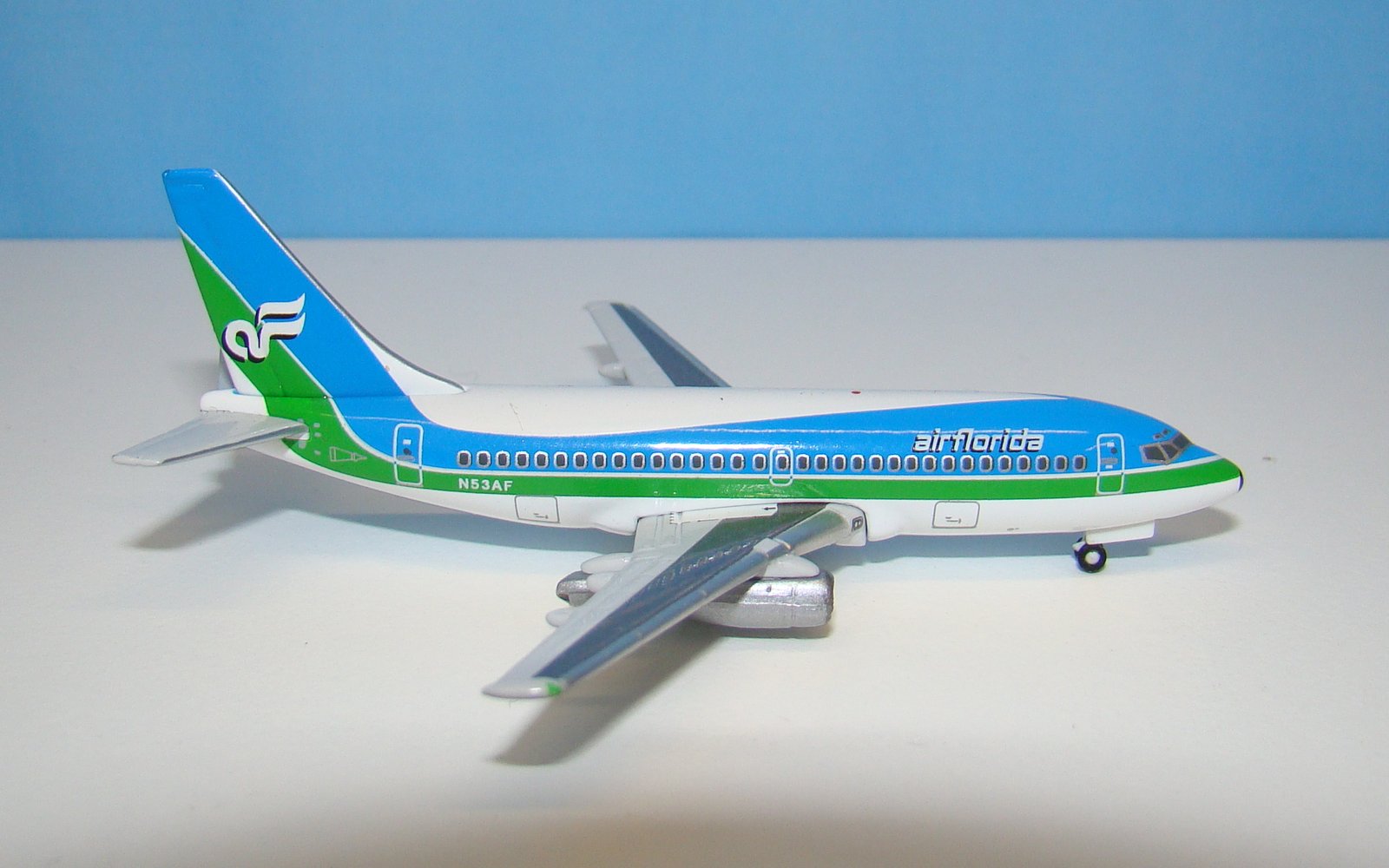 Air Florida Boeing 737-2T4 Adv N53AF Gemini Jets 1:400 Scale Model