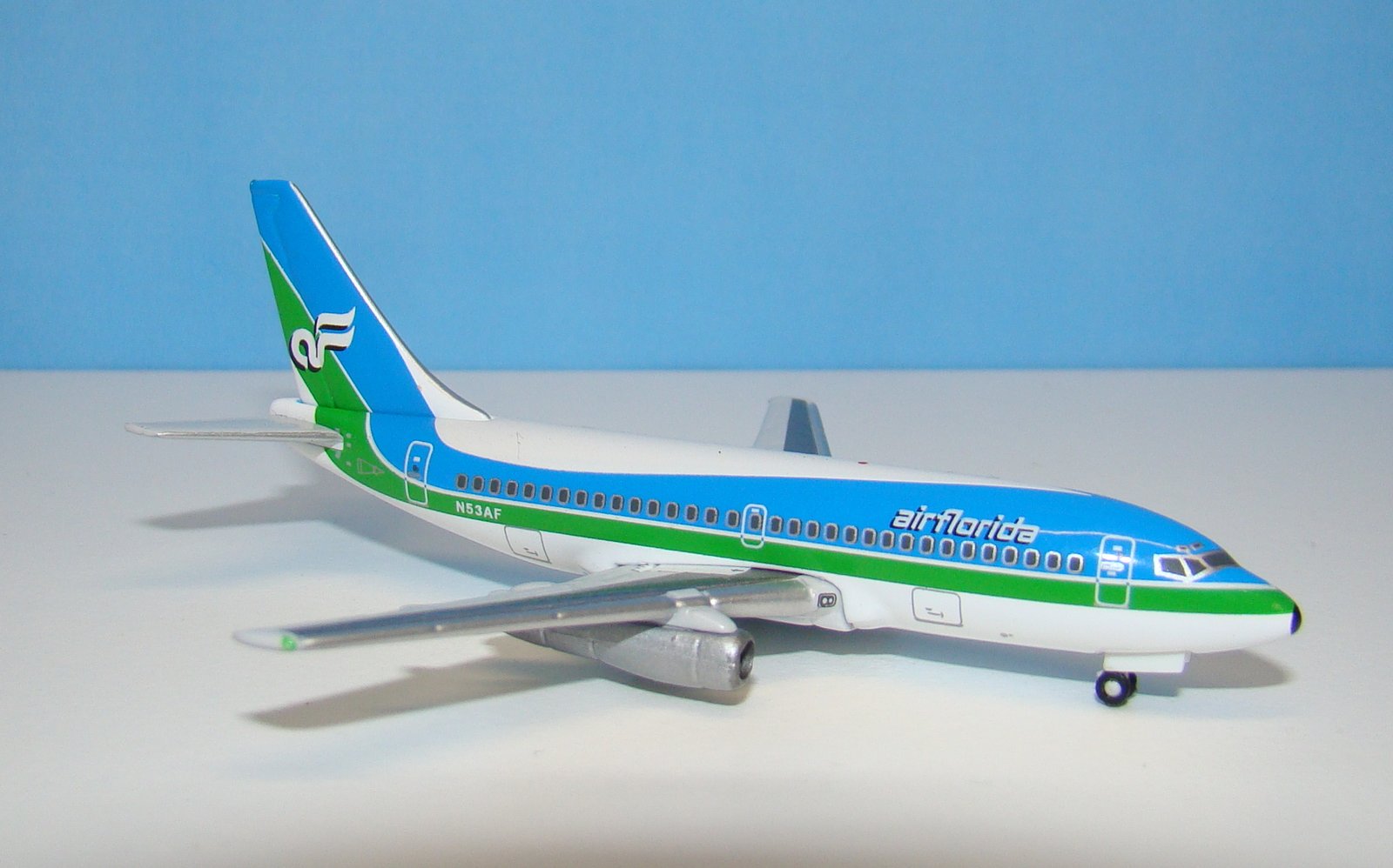 Air Florida Boeing 737-2T4 Adv N53AF Gemini Jets 1:400 Scale Model