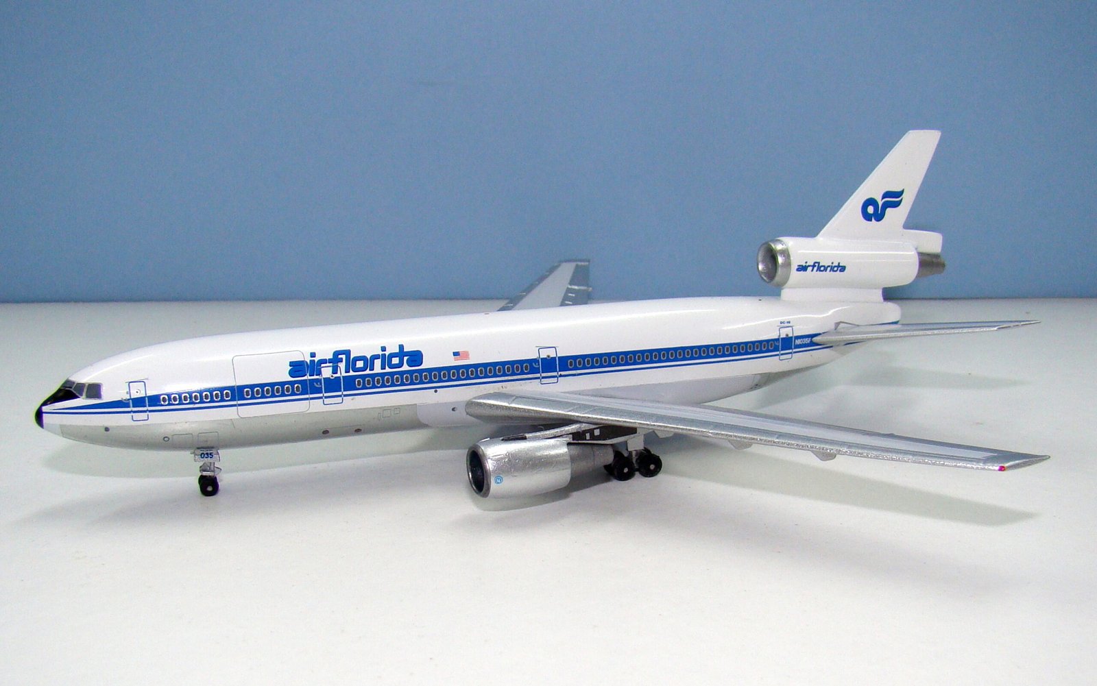 Air Florida McDonnell Douglas DC-10-30 N1035F Aeroclassics 1:400 Scale Model Airliner