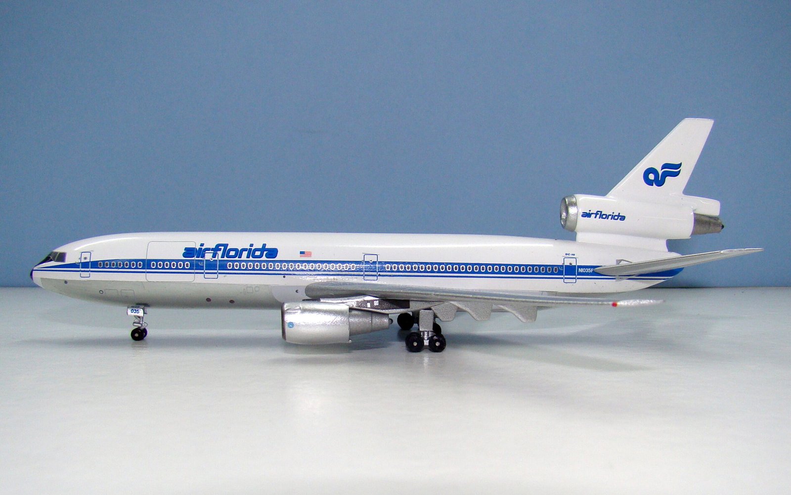 Air Florida McDonnell Douglas DC-10-30 N1035F Aeroclassics 1:400 Scale Model Airliner