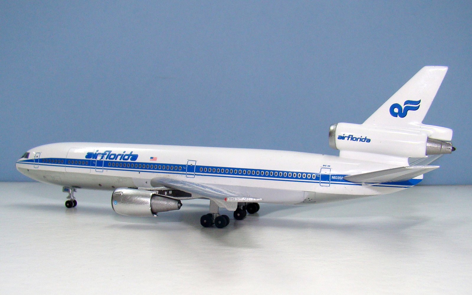 Air Florida McDonnell Douglas DC-10-30 N1035F Aeroclassics 1:400 Scale Model Airliner
