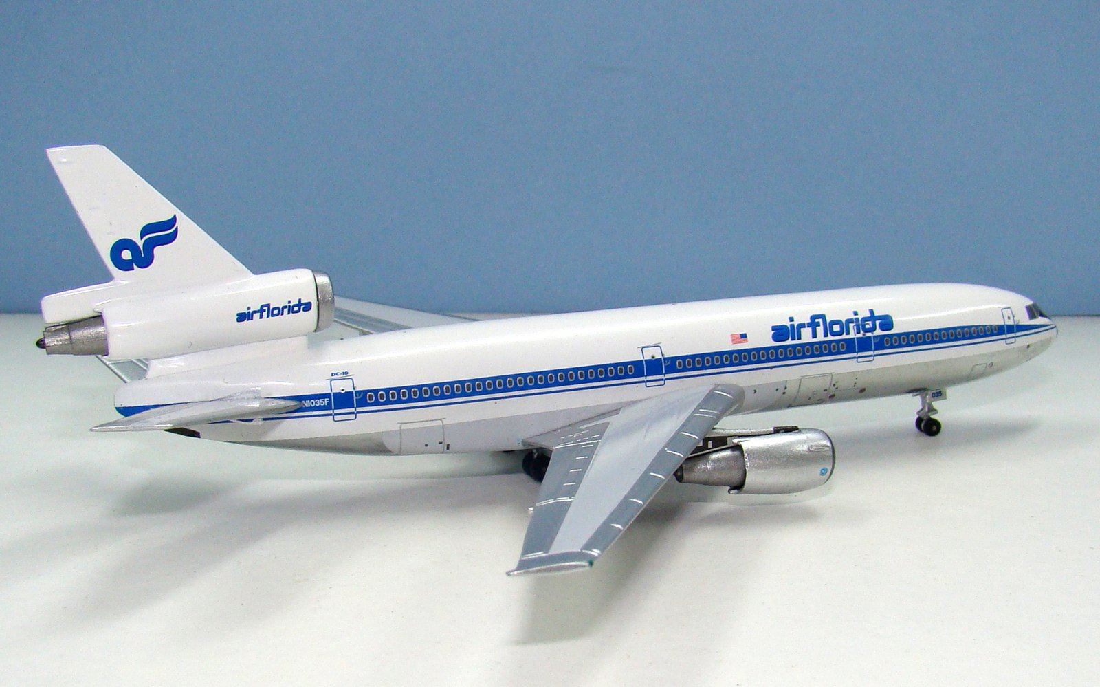 Air Florida McDonnell Douglas DC-10-30 N1035F Aeroclassics 1:400 Scale Model Airliner