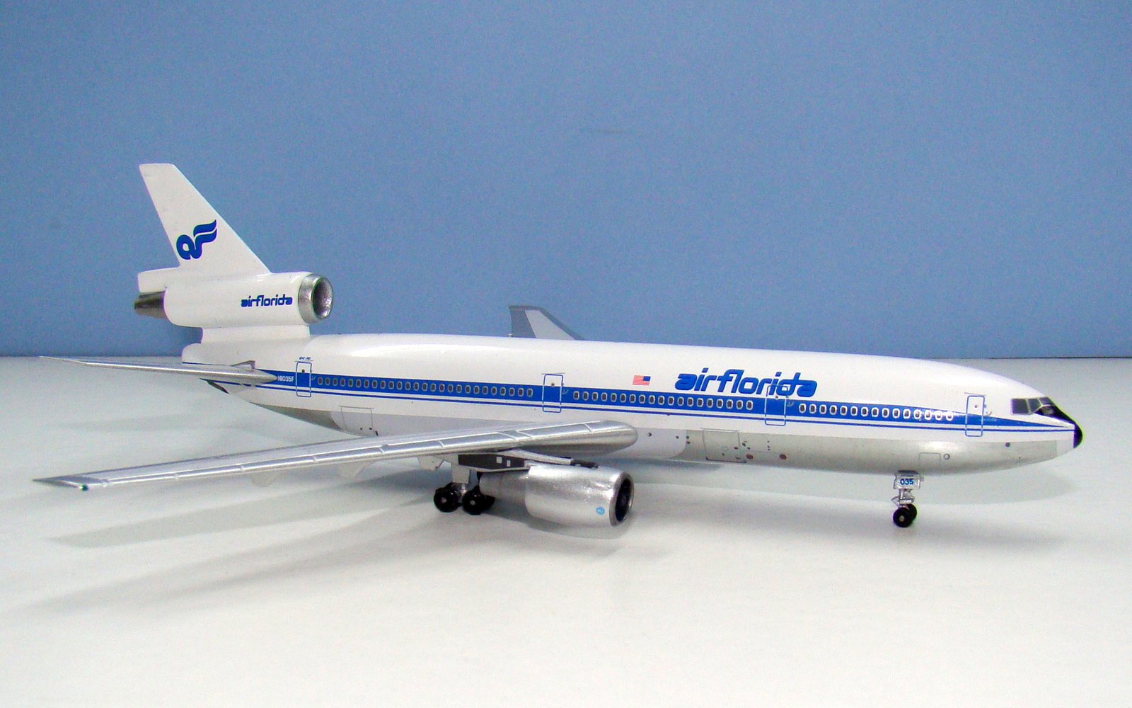 Air Florida McDonnell Douglas DC-10-30 N1035F Aeroclassics 1:400 Scale Model Airliner