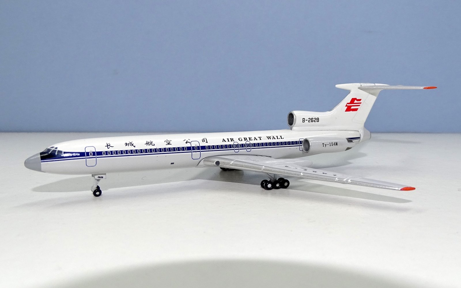 Air Great Wall Tupolev Tu-154M B-2628 Aeroclassics 1:400 Scale