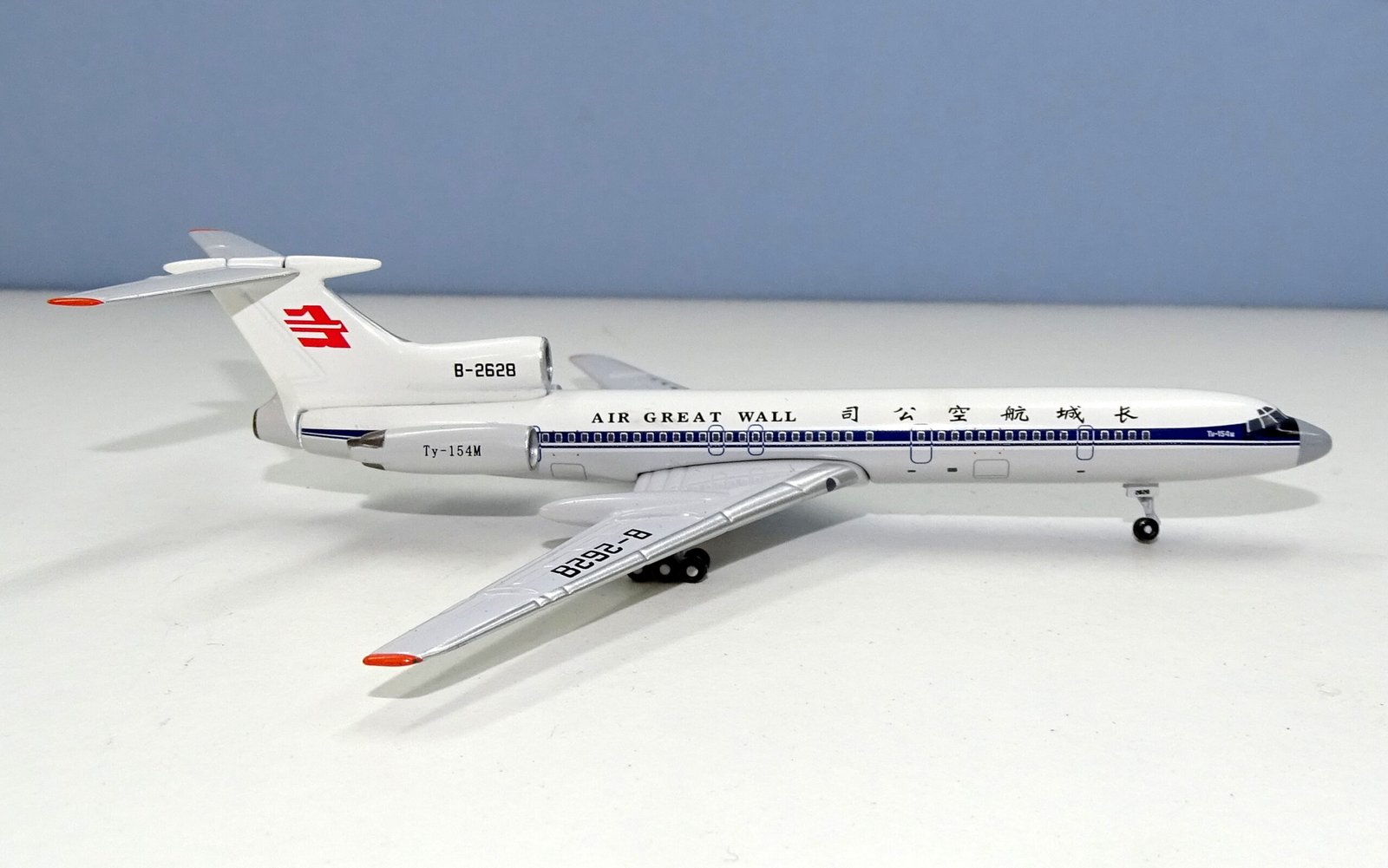 Air Great Wall Tupolev Tu-154M B-2628 Aeroclassics 1:400 Scale