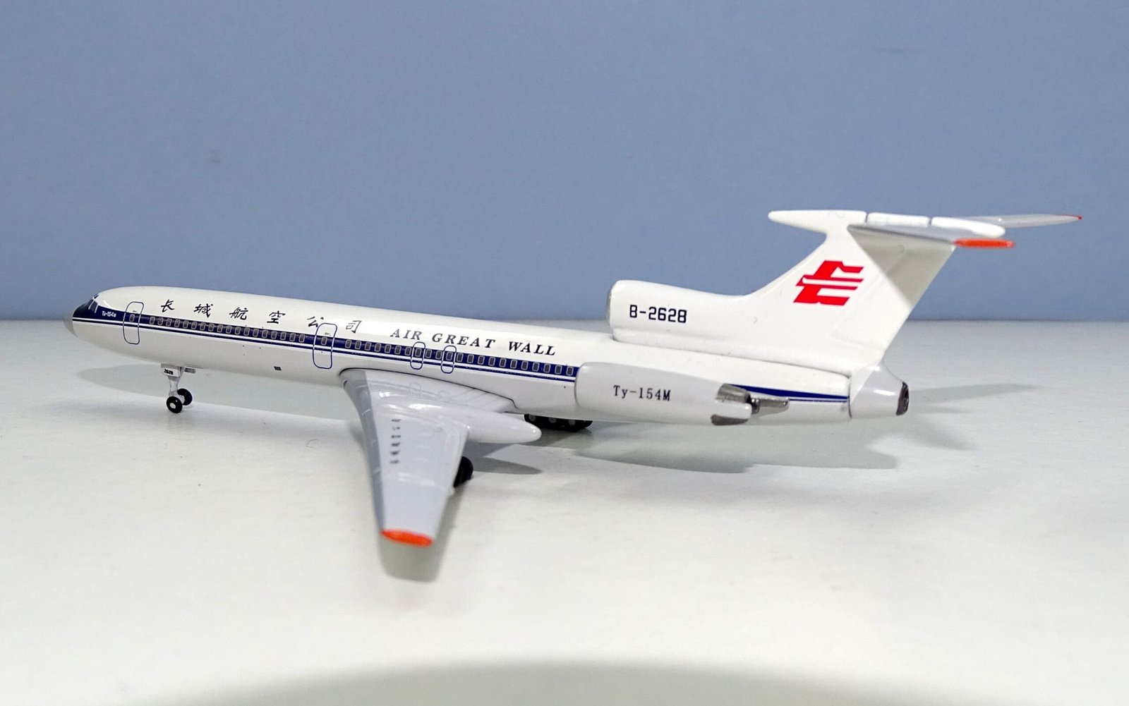Air Great Wall Tupolev Tu-154M B-2628 Aeroclassics 1:400 Scale