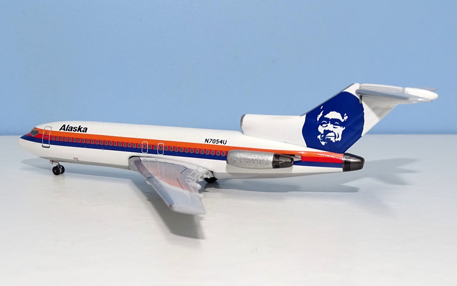 Alaska Airlines Boeing 727-22 N7054U (Leased from United) Aeroclassics 1:400 Scale