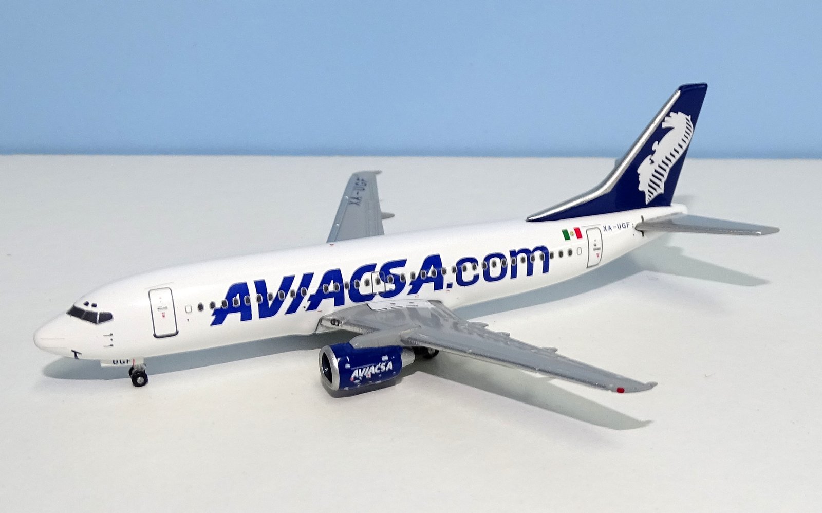 Aviacsa Boeing 737-300 XA-UGF Gemini Jets 1:400 Scale Model Airliner