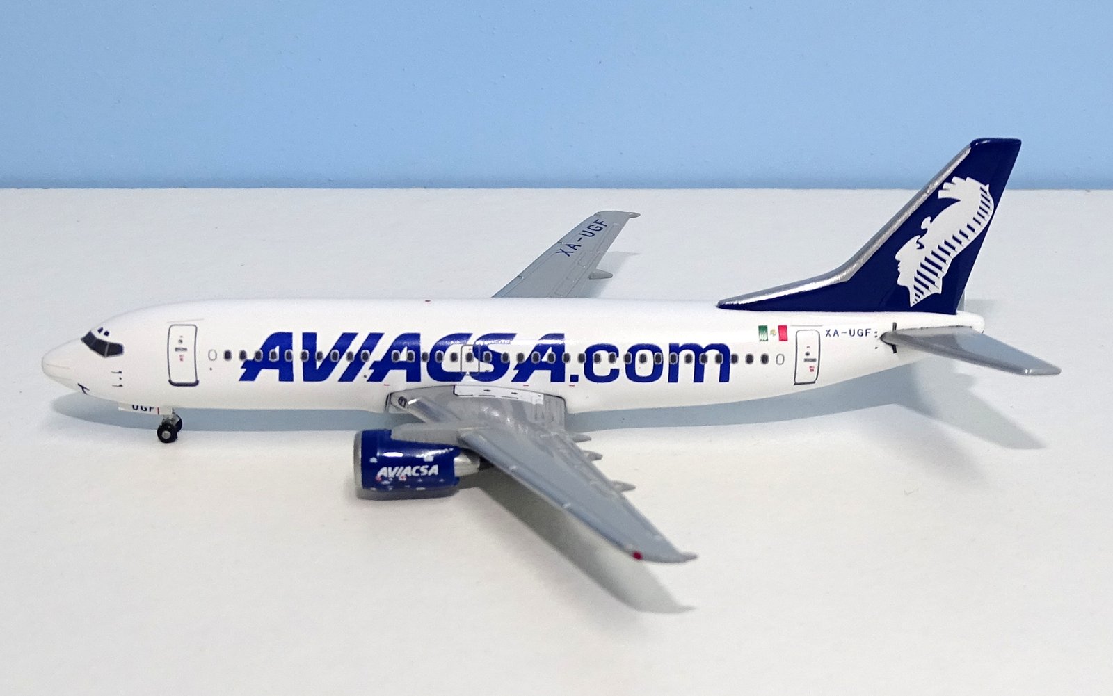 Aviacsa Boeing 737-300 XA-UGF Gemini Jets 1:400 Scale Model Airliner